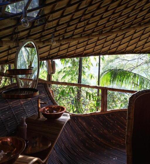 غرفة سوبيريور مطلة على الجبل, Bambu Indah