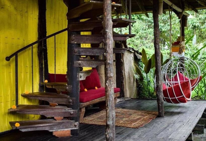 منزل غرفتين نوم, Bambu Indah