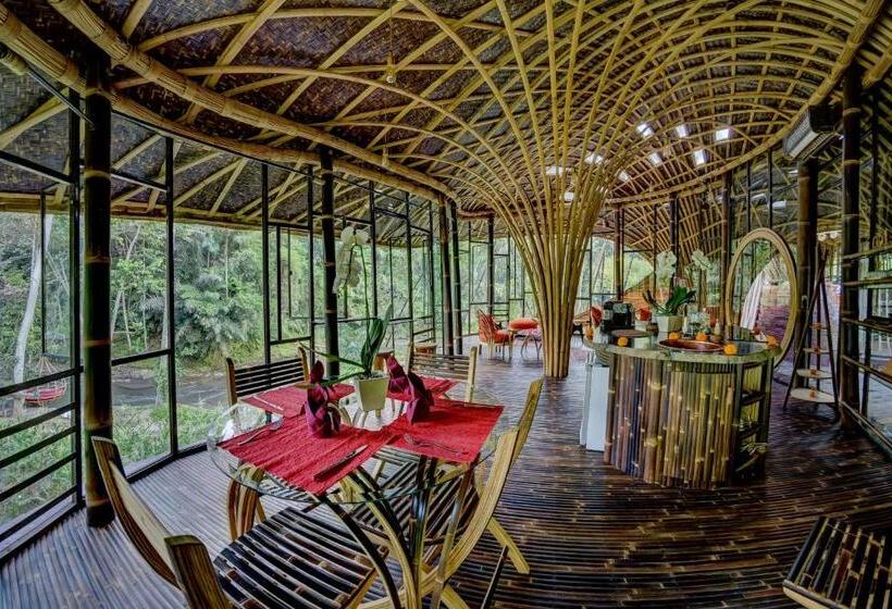 منزل غرفتين نوم, Bambu Indah