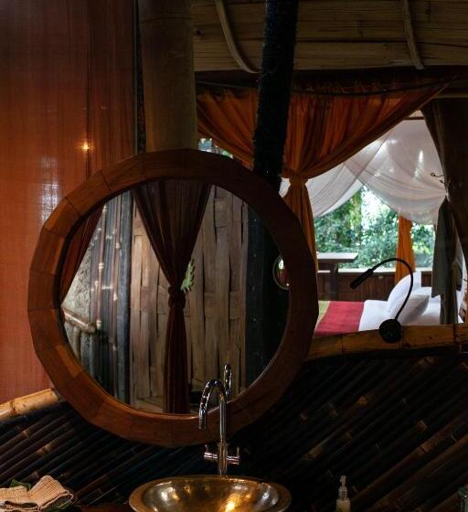 غرفة عائلية, Bambu Indah