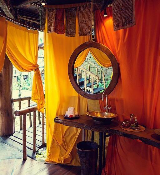 غرفة عائلية, Bambu Indah