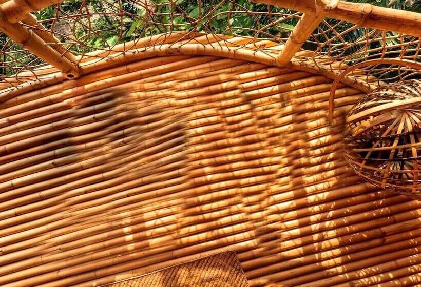 كوخ قياسي, Bambu Indah