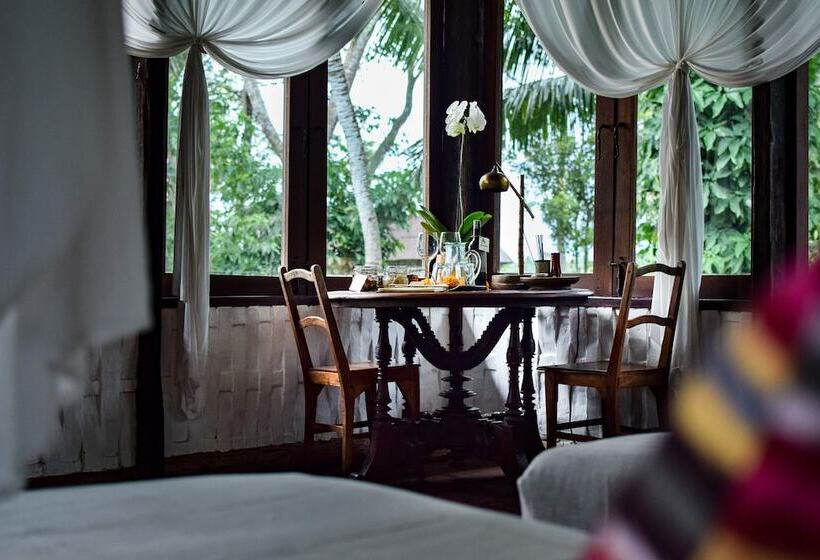 غرفة عائلية, Bambu Indah