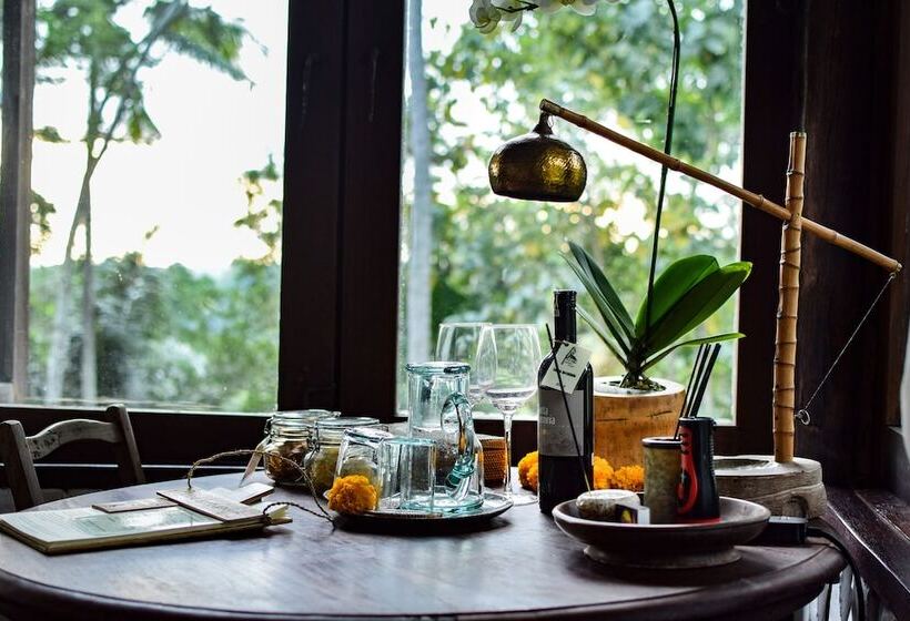 غرفة عائلية, Bambu Indah