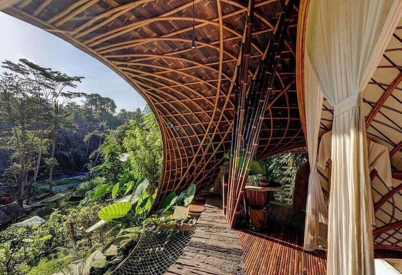 디럭스 룸, Bambu Indah