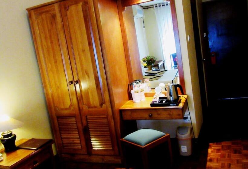 Deluxe Rum, Casamara