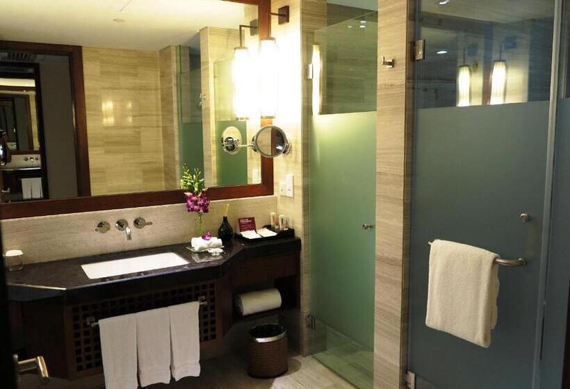 オーシャンビューのプレミアムルーム。, Crowne Plaza Danang Hotel & Resort