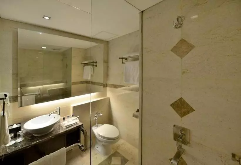 اتاق لوکس, Gino Feruci Kebon Jati By Kagum Hotels