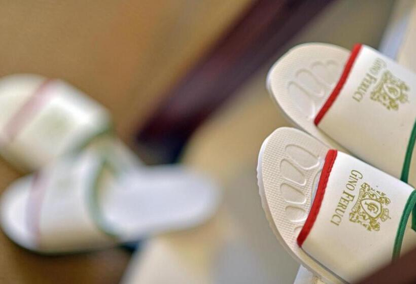 디럭스 룸, Gino Feruci Kebon Jati By Kagum Hotels