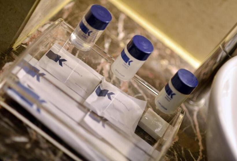 디럭스 룸, Gino Feruci Kebon Jati By Kagum Hotels