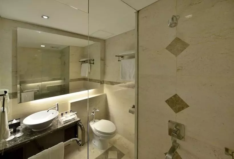 اتاق لوکس, Gino Feruci Kebon Jati By Kagum Hotels
