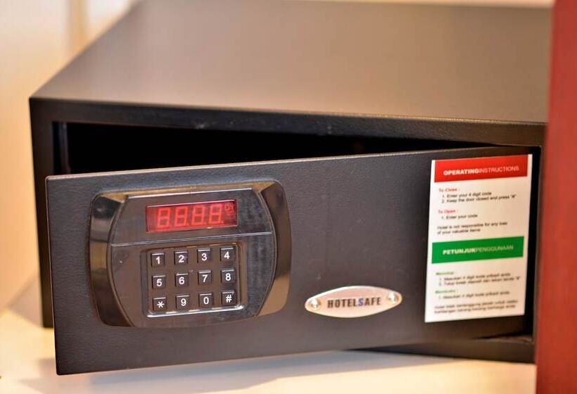 디럭스 룸, Gino Feruci Kebon Jati By Kagum Hotels