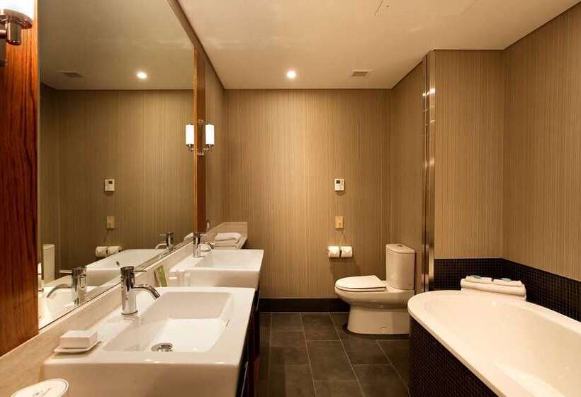 带大床的标准间, Hilton Queenstown Resort & Spa