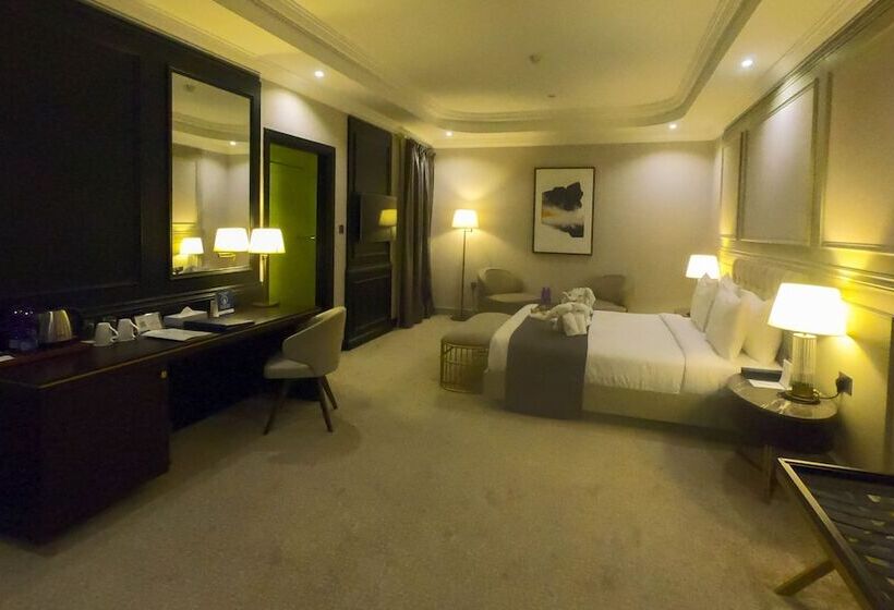 اتاق سوپریور, Horizon Manor