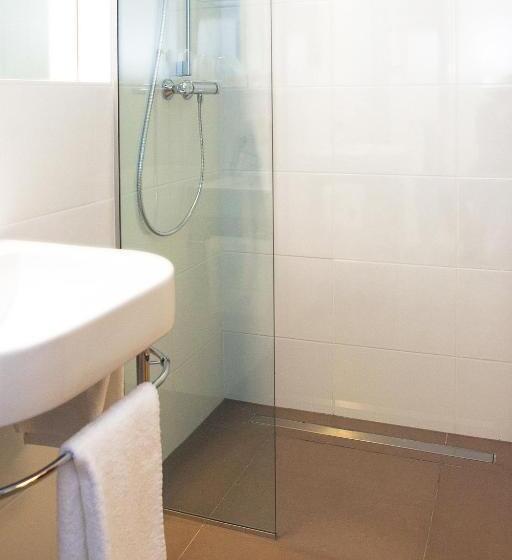 اتاق عادی یک تخته, Schwarzer Bar