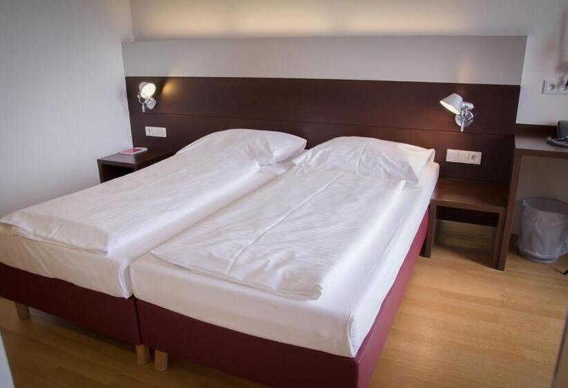 اتاق کلاس بیزنس, Schwarzer Bar