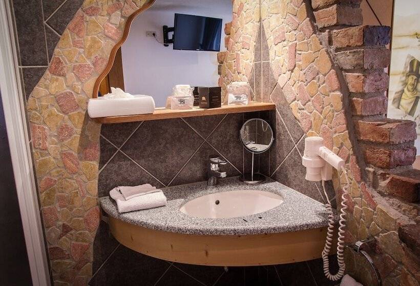 اتاق استاندارد, Schwarzer Bar