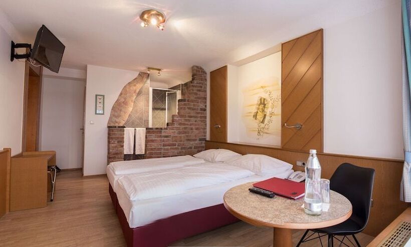 اتاق استاندارد, Schwarzer Bar