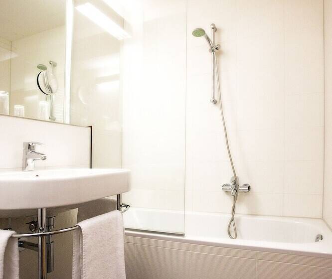 اتاق کلاس بیزنس, Schwarzer Bar