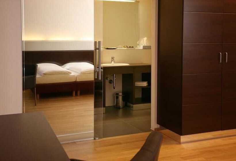 اتاق کلاس بیزنس, Schwarzer Bar