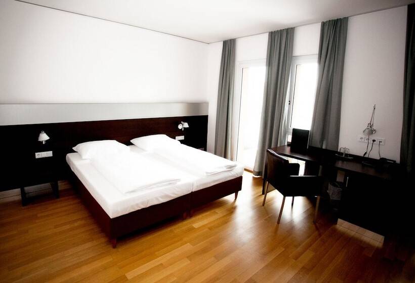 اتاق کلاس بیزنس, Schwarzer Bar