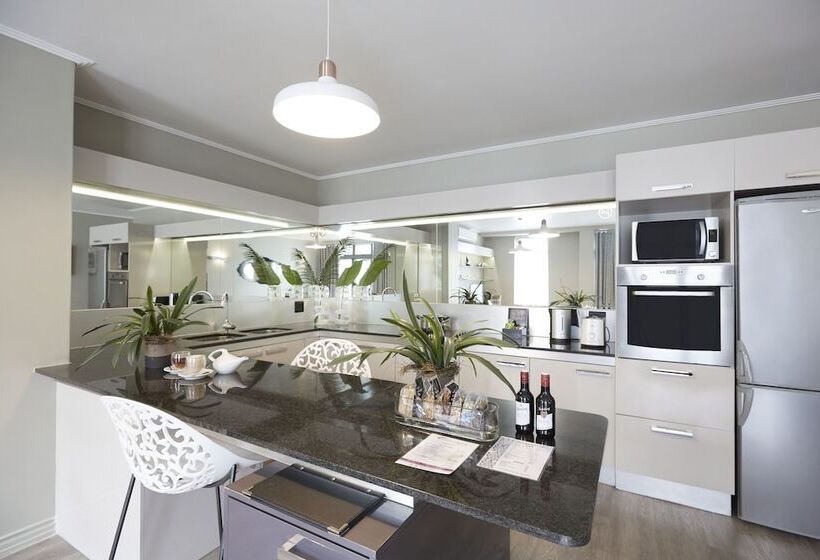 جناح ديلوكس, The Hyde All Suite