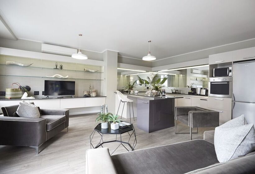 جناح ديلوكس, The Hyde All Suite