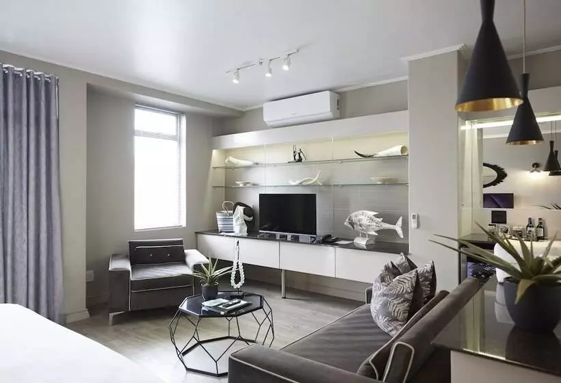 سوییت اجرایی, The Hyde All Suite