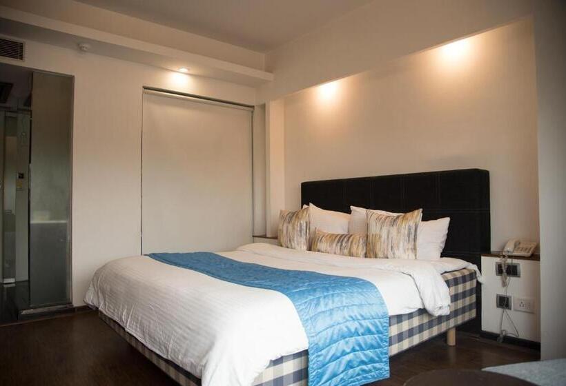 Номер Superior, Virohaa