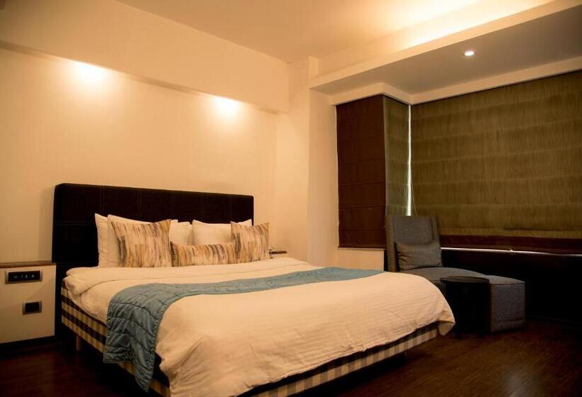 Номер Superior, Virohaa