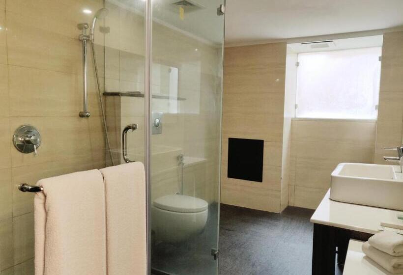 Номер Superior, Virohaa