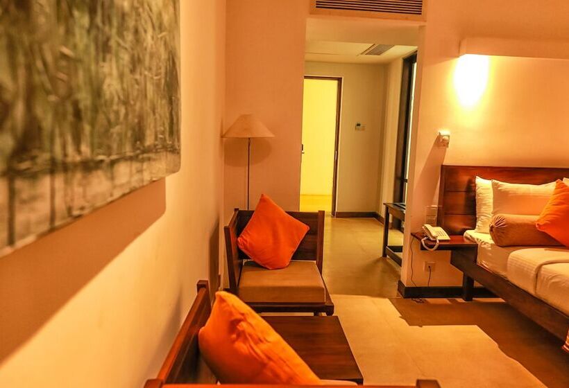 جناح مطلّ علي البحر, Grand Beach