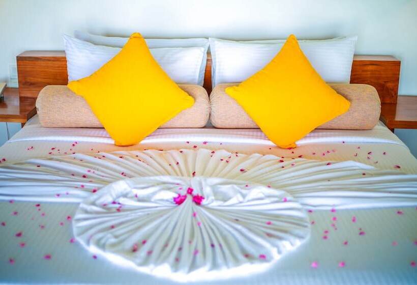 جناح مطلّ علي البحر, Grand Beach