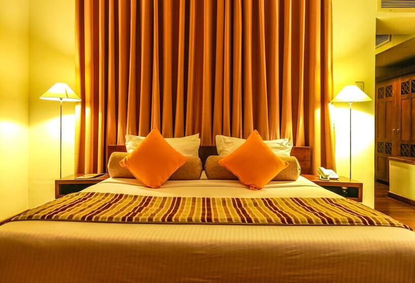 جناح إدارى, Grand Beach