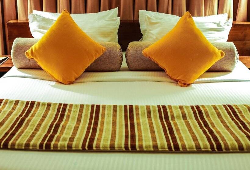 جناح إدارى, Grand Beach