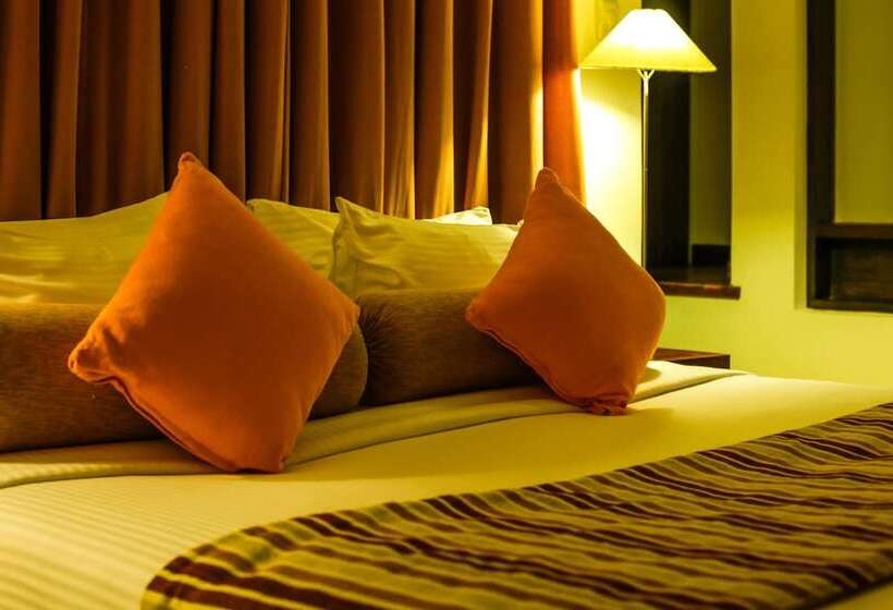 جناح إدارى, Grand Beach