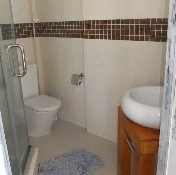 استودیو اجرایی, Villa Narmada