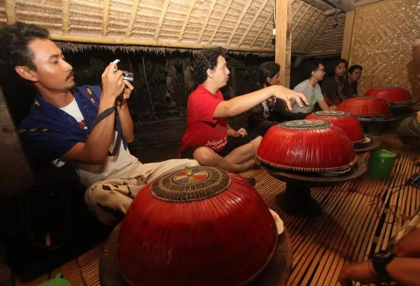 エコノミールーム, Budaya Kaki Rinjani