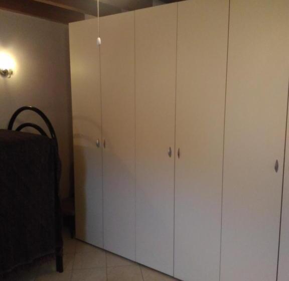 شقة غرفتين, B&b Medole