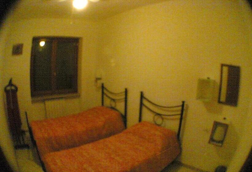 חדר בסיסי, B&b Medole