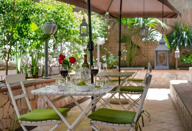 غرفة قياسية, Donna Laura