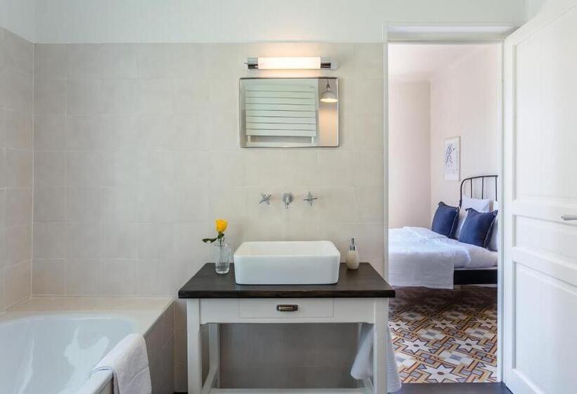 اتاق استاندارد با چشم‌انداز استخر, Maison Piloni