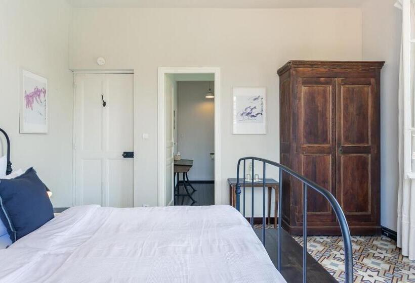 اتاق استاندارد با چشم‌انداز استخر, Maison Piloni