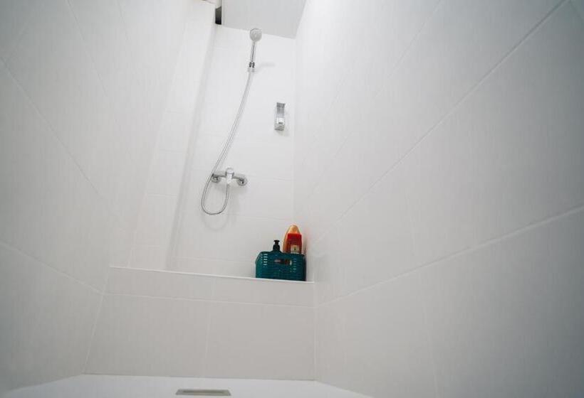 스탠다드 싱글 룸 공동욕실, Cactus Hostel