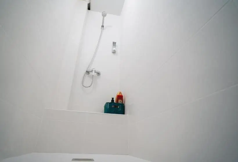 バスルーム共有のシングルスタンダード, Cactus Hostel