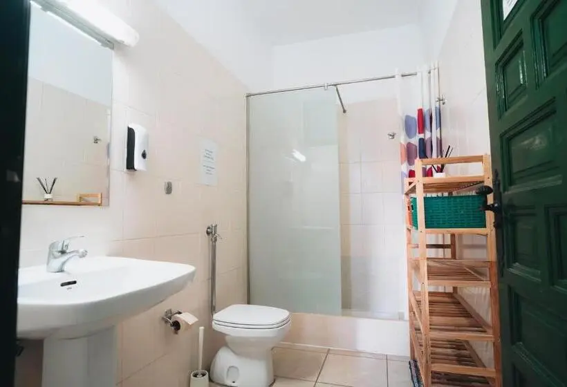 バス共有のスタンダードルーム, Cactus Hostel