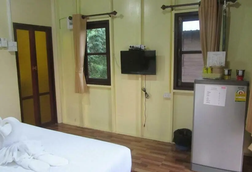バルコニー付きスタンダードルーム, Baan Thung Home Stay