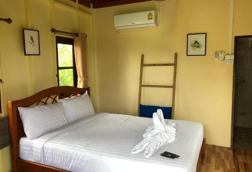 テラス付きスタンダードルーム, Baan Thung Home Stay