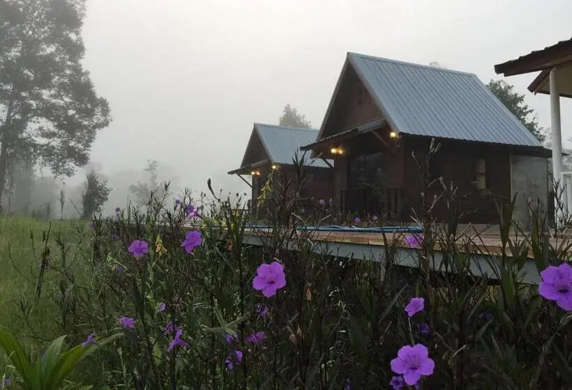 バルコニー付きスタンダードルーム, Baan Thung Home Stay