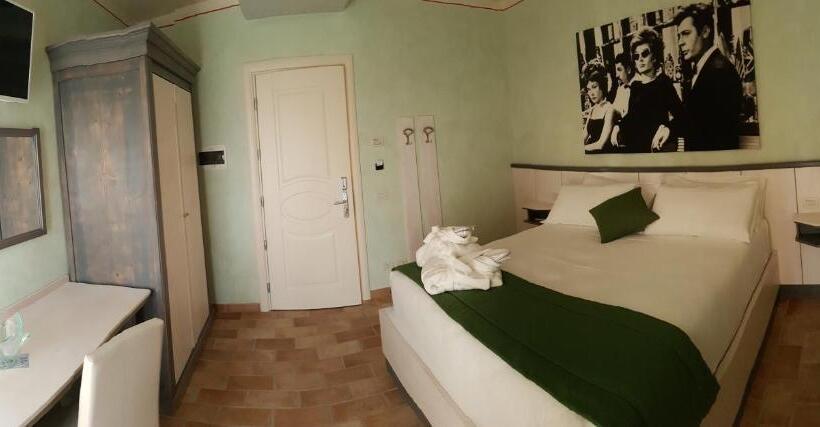 جناح جونيور مزوَّد بتراس, Locanda Dolce Vita